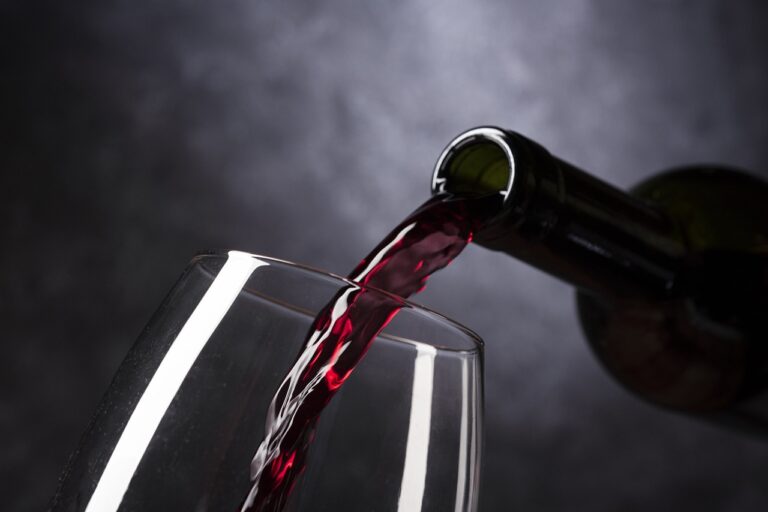 wine 4813260 1280 768x512 1.jpg