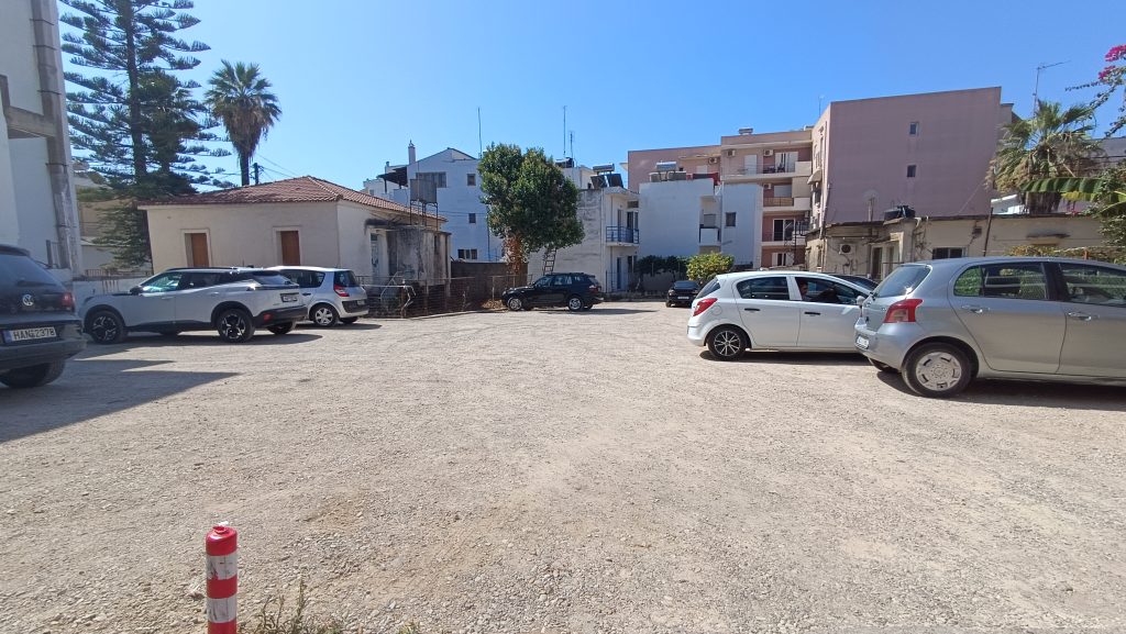 ΠΑΡΚΙΝΓΚ ΠΕΡΙΚΛΕΟΥΣ 3